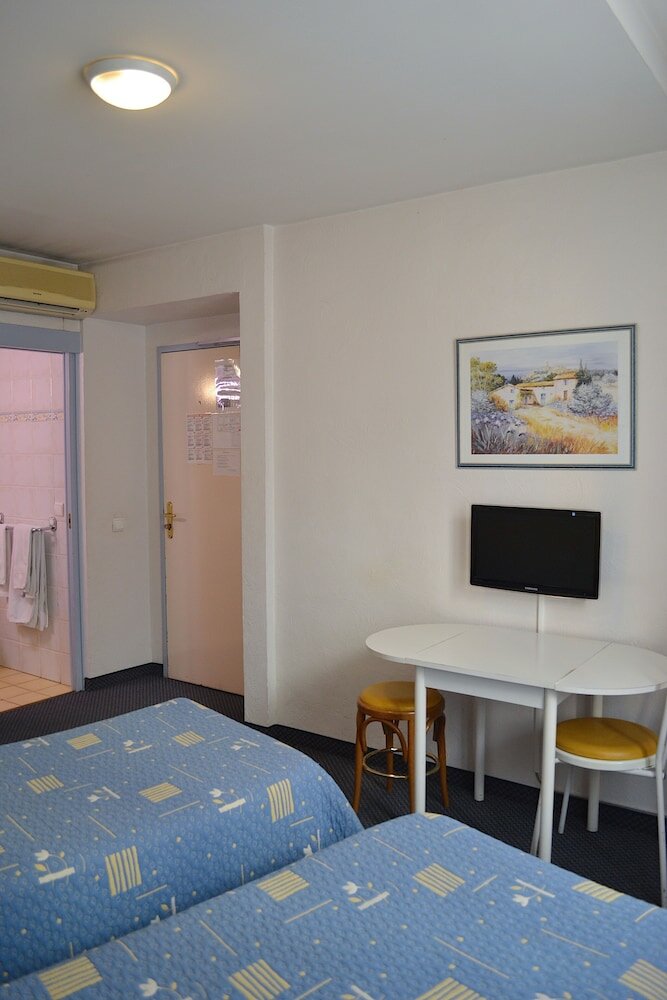 Фото Modern Hotel