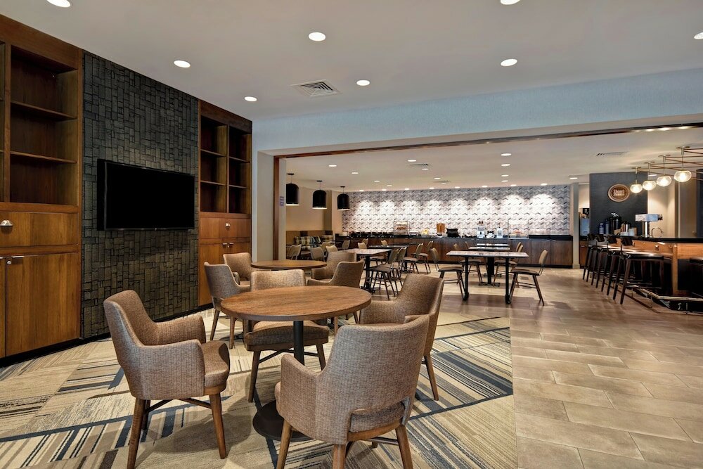 Фото Four Points by Sheraton Boston Newton