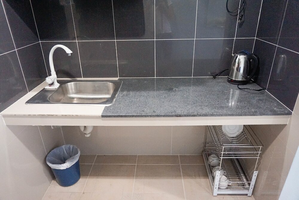 Фото Crowne Garden Hotel