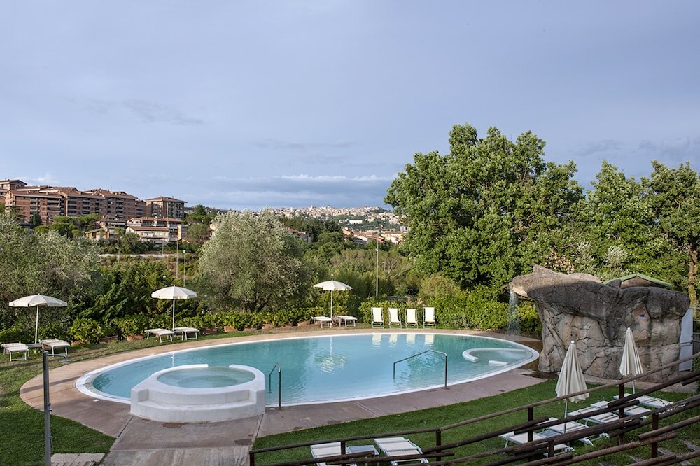 Фото La Meridiana Bleisure Hotel