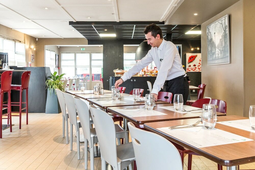 Фото Campanile Poitiers Sud - Aéroport