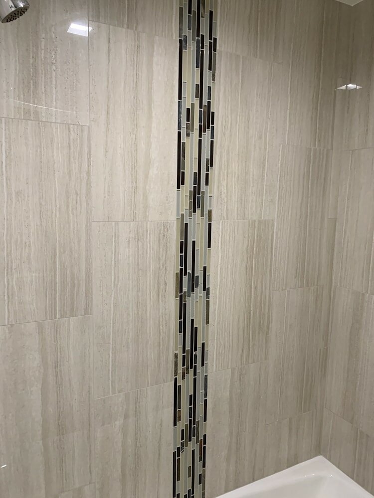 Фото Industry Inn & Suites