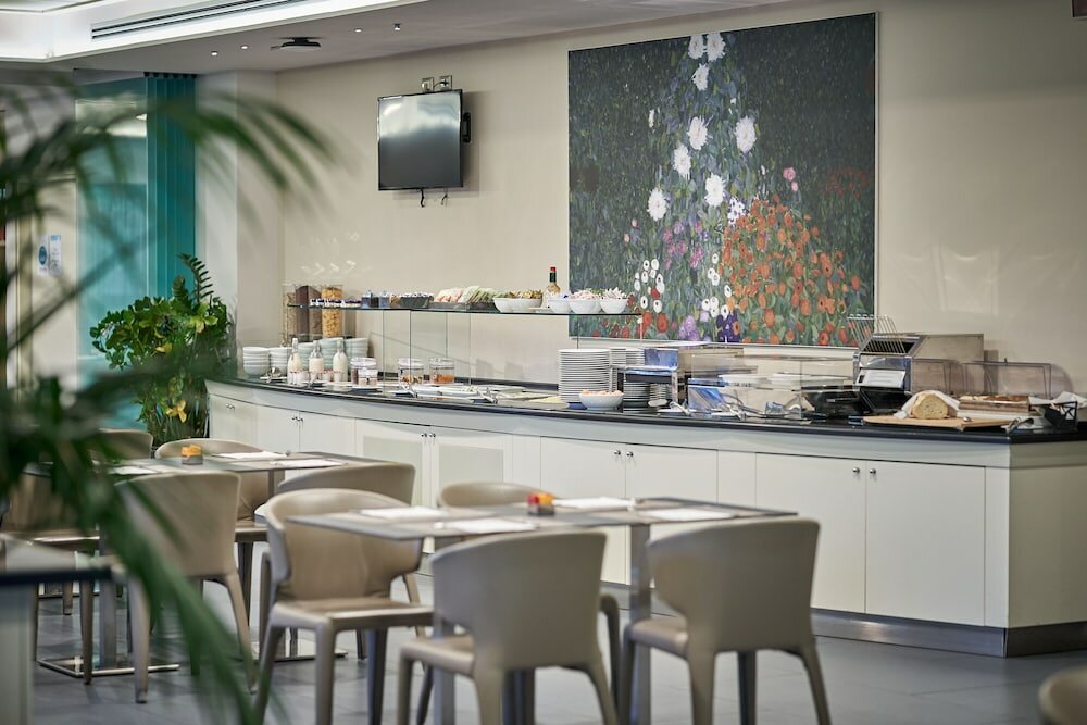 Фото Unahotels Bologna Fiera