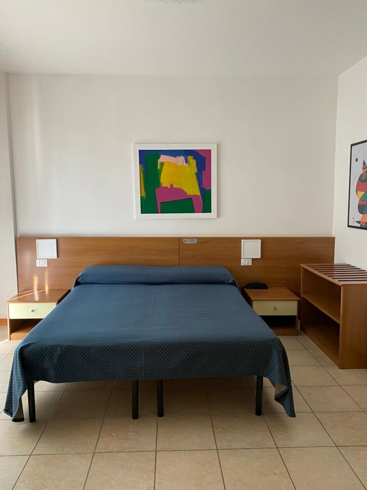 Фото Hotel Ivana