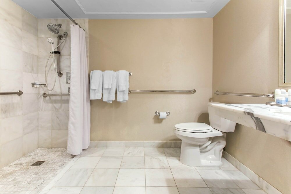 Фото Omni Royal Orleans Hotel