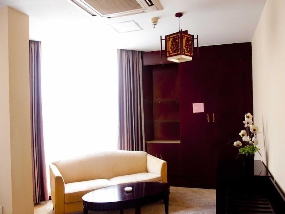 Фото Greentree Inn Suzhou Taicang Baolong Square Express Hotel