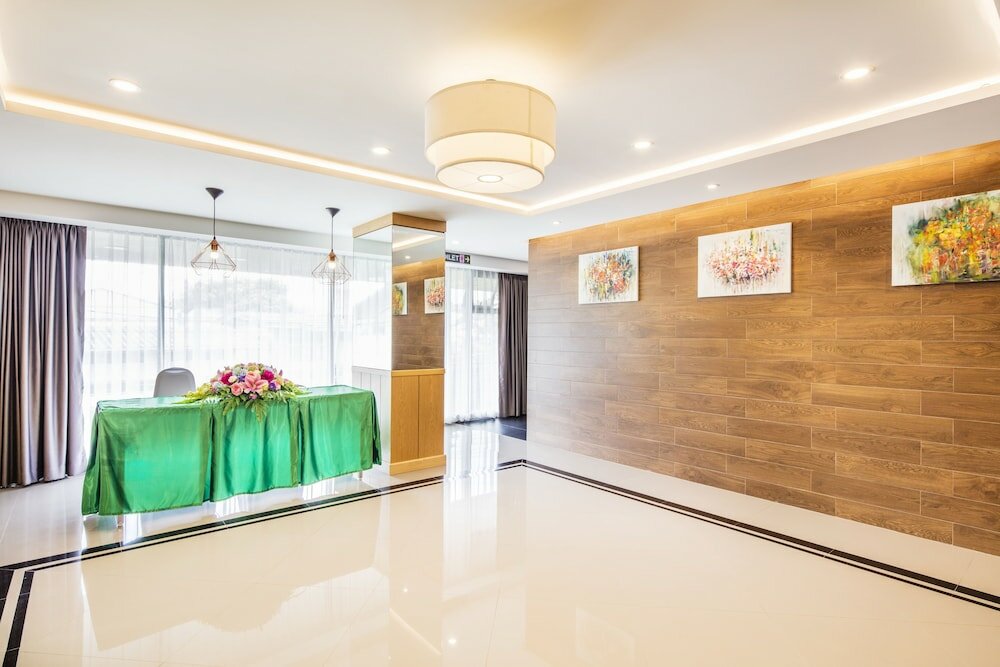 Фото Livotel Hotel Hua Mak Bangkok