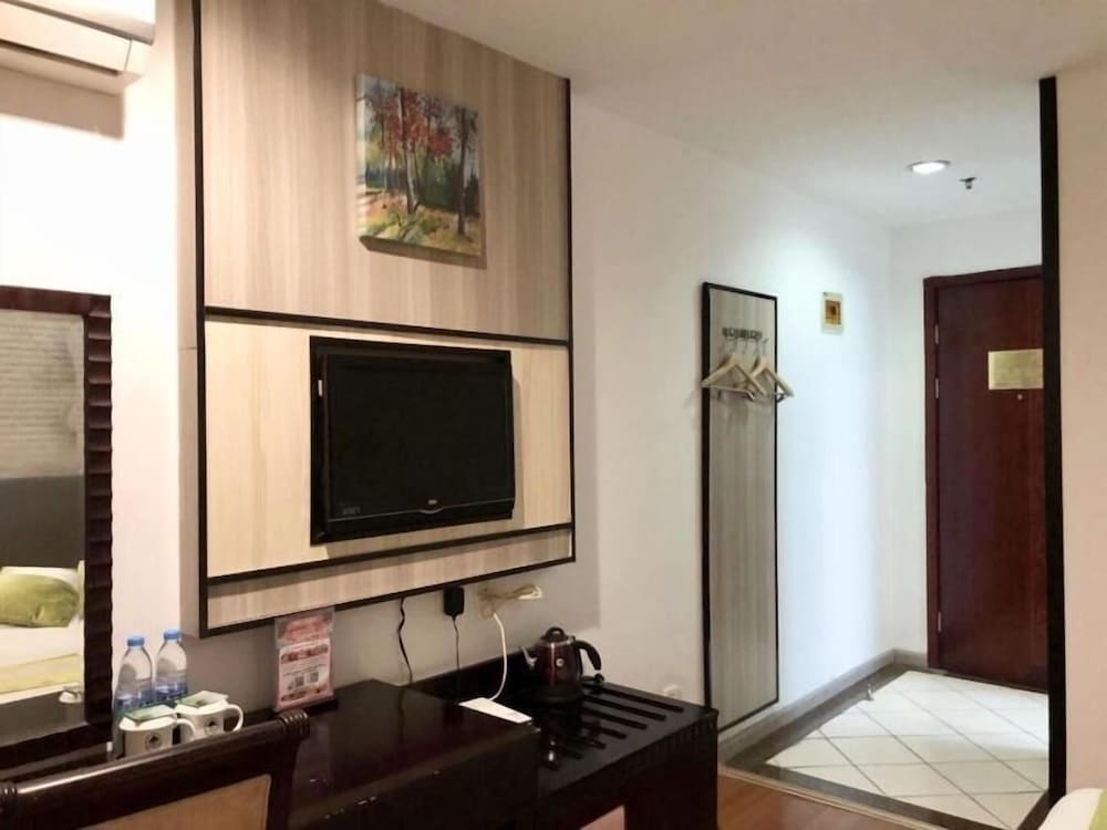 Фото Greentree Inn Suzhou Taicang Baolong Square Express Hotel