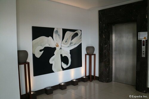 Гостиница Avenue Suites Hotel в Баколоде