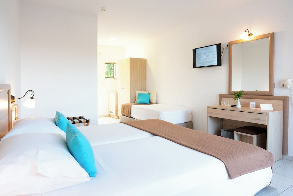 Фото Blue Bay Resort Hotel