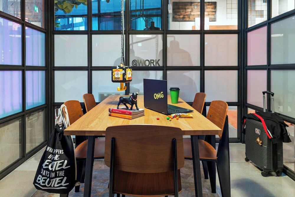 Фото Moxy Frankfurt City Center