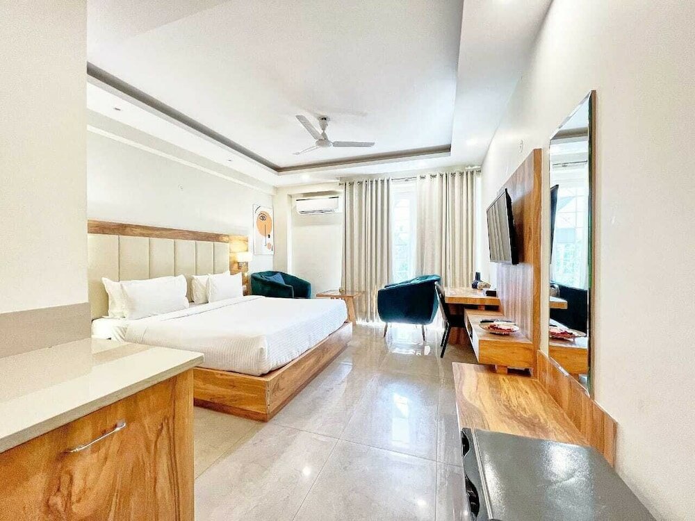 Фото Hotel Golf View Suites