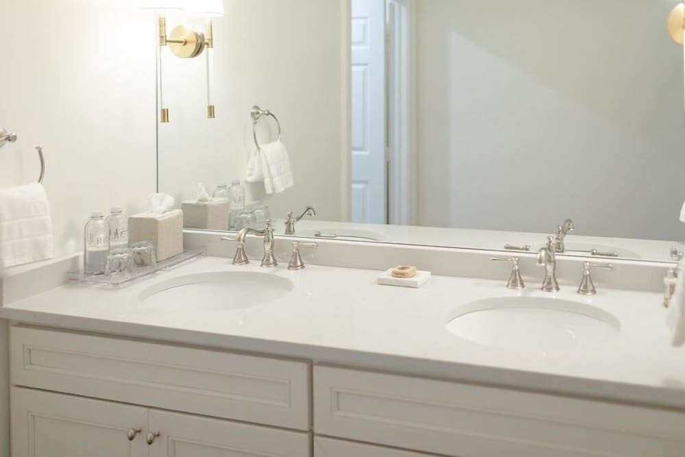 Фото Fairville Inn