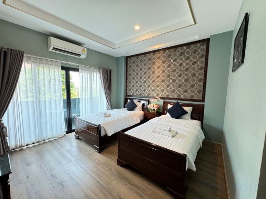 Фото Chunlee Grand Hotel