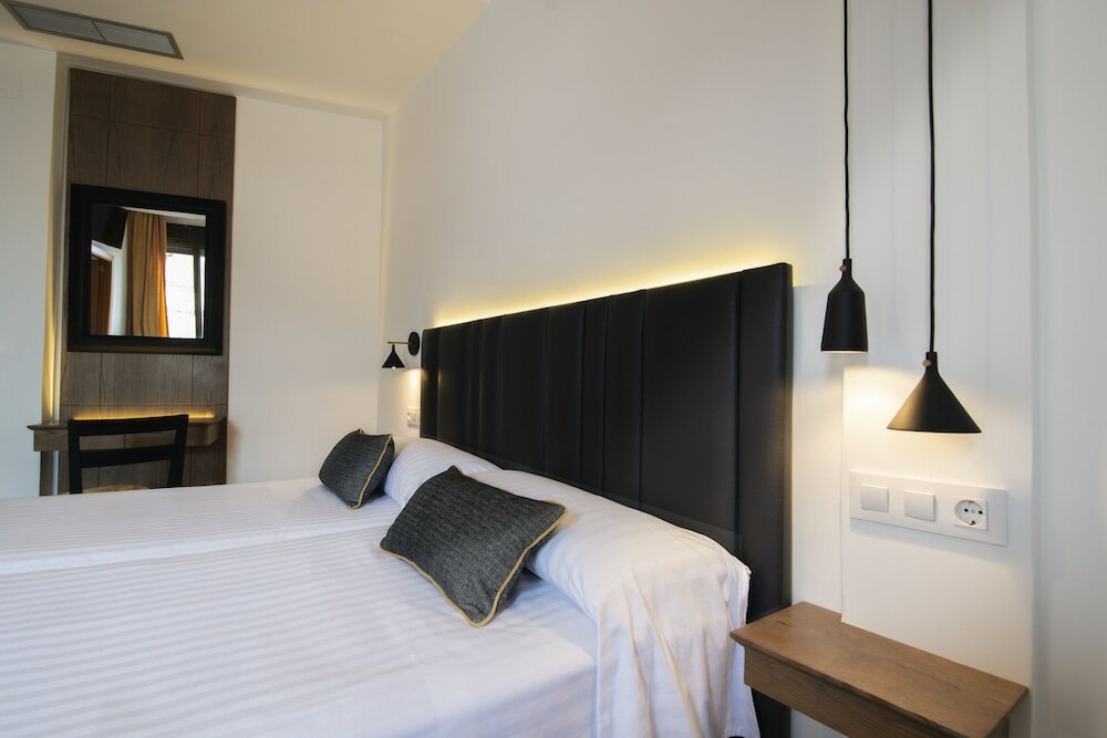 Фото Hotel Madrisol