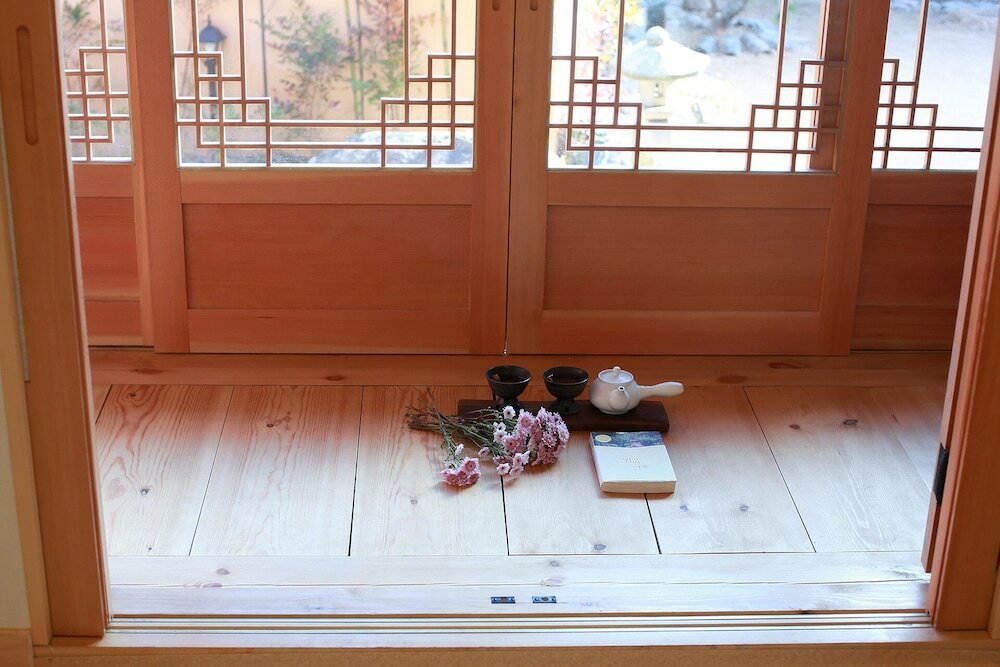 Фото Wiyeonjae Hanok Stay