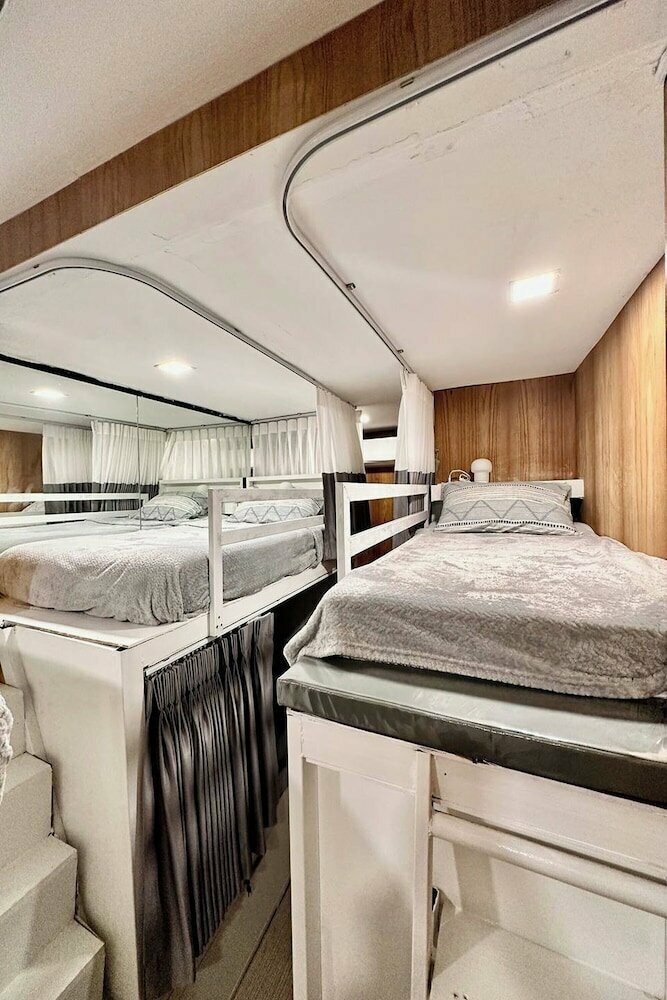 Hotel Blu Cabin Ari Stylish Gay Poshtel, Bangkok, photo