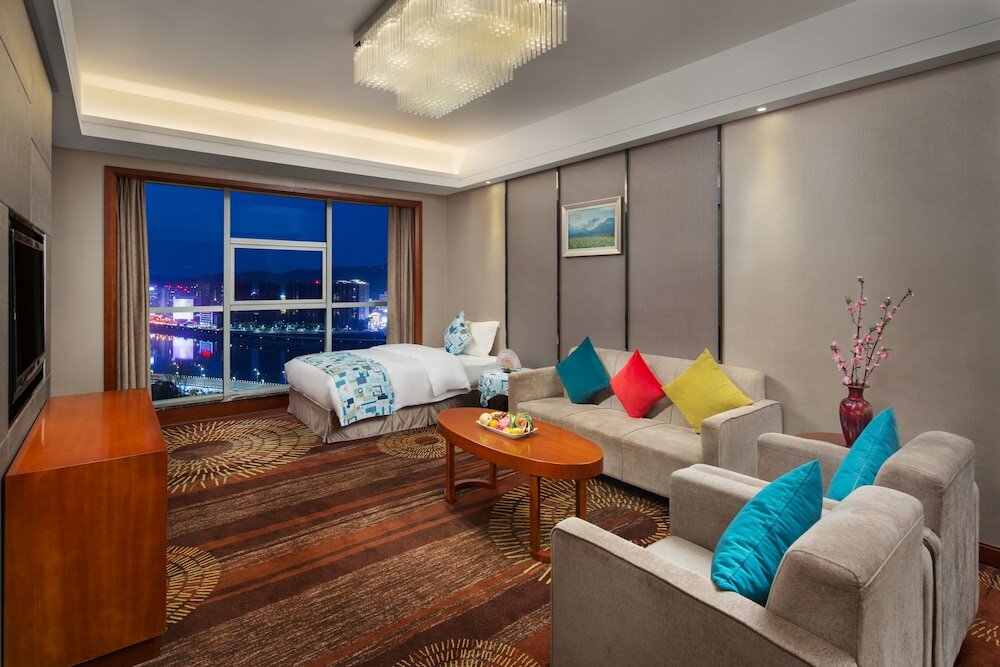 Фото Zhangjiajie Huatian Hotel