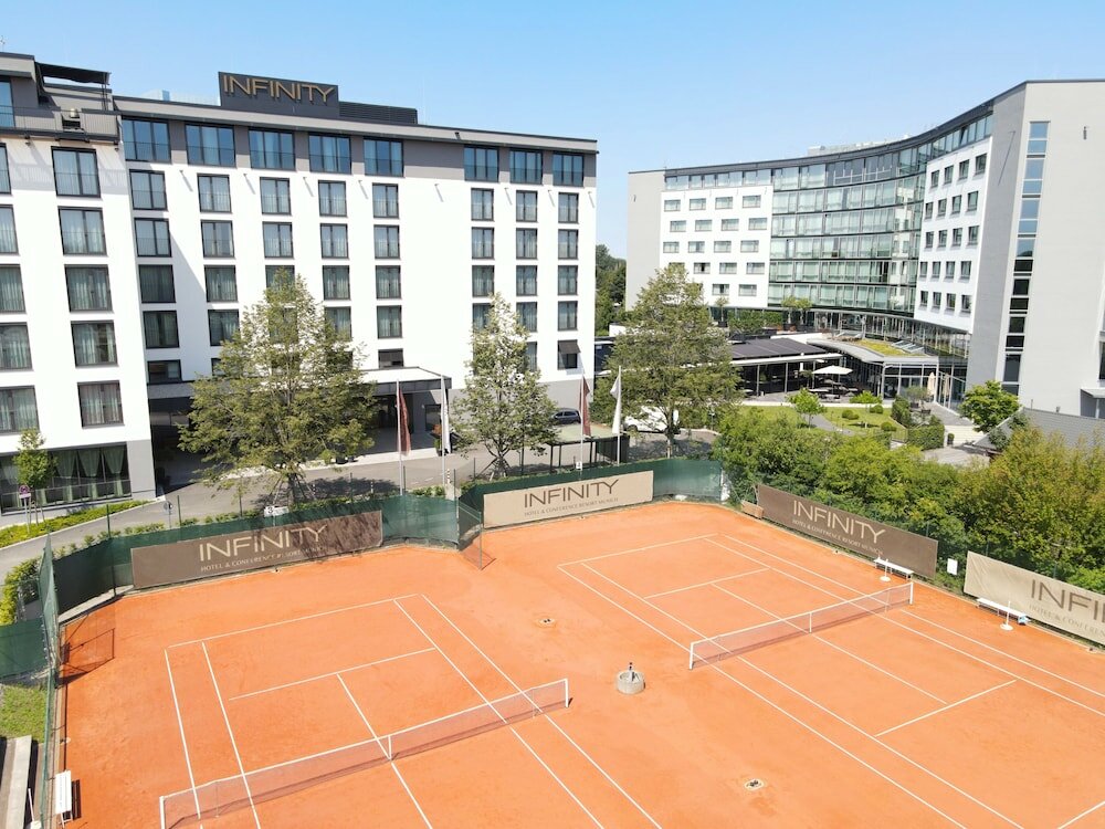 Фото Infinity Hotel & Conference Resort Munich