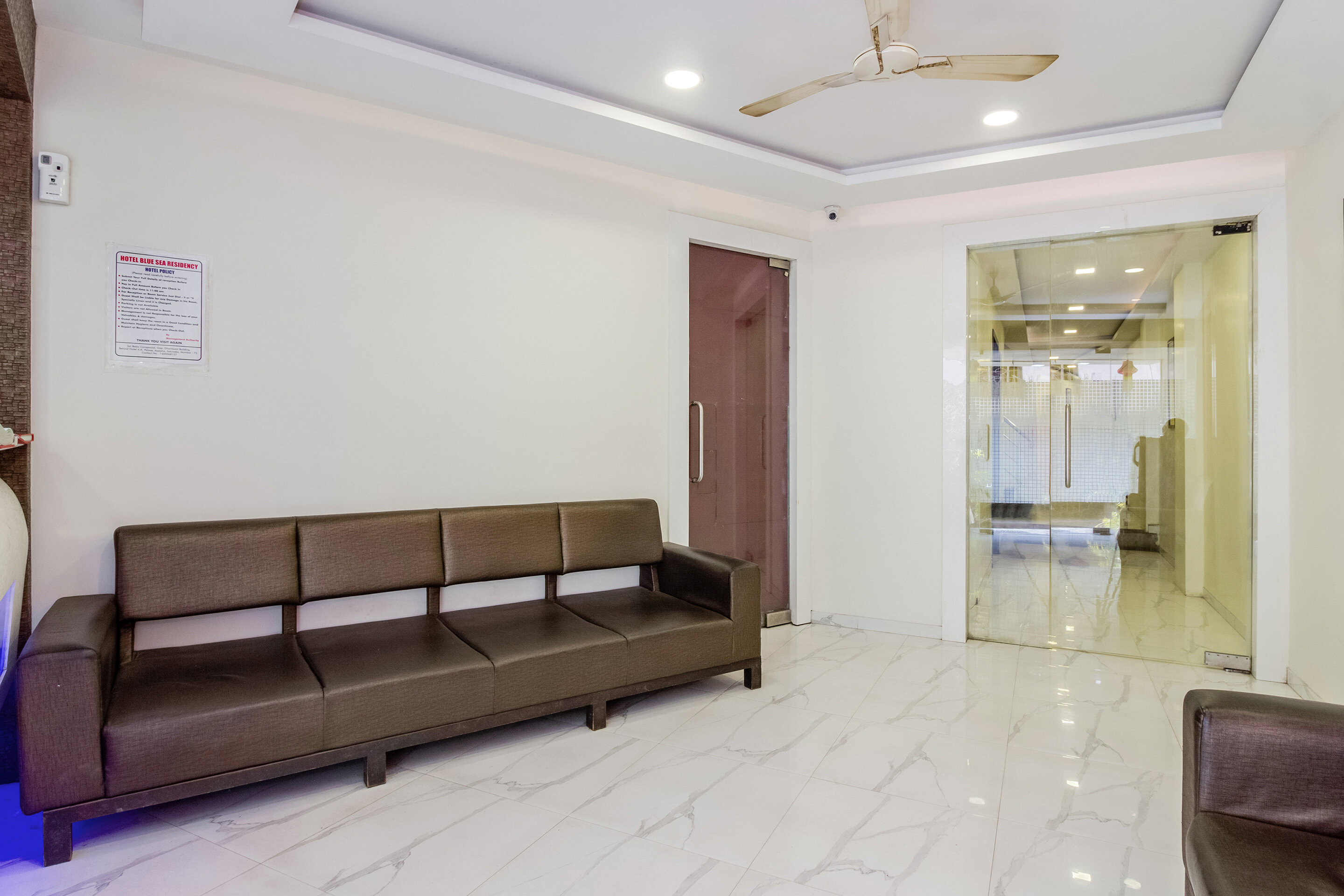 Фото Oyo 7407 Hotel Blue Sea