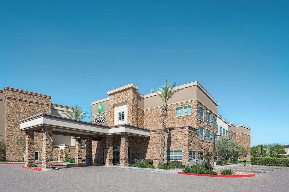 Фото Holiday Inn Express & Suites Phoenix East - Gilbert, an Ihg Hotel