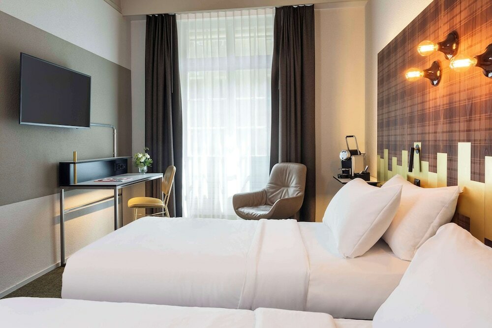 Фото отеля 2