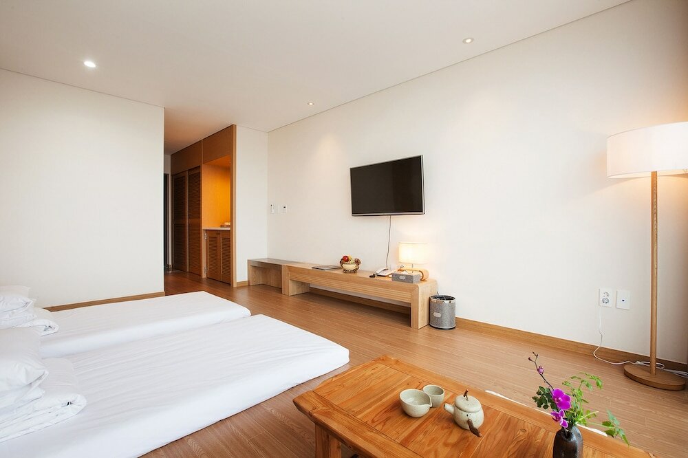 Фото You Us Hotel