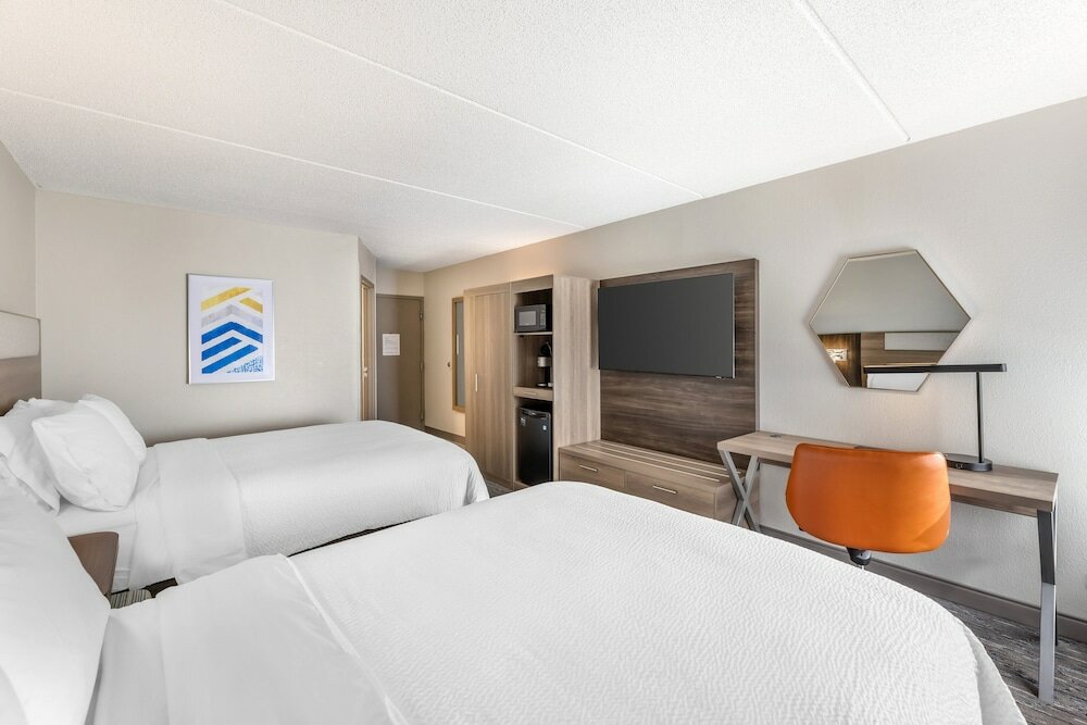 Фото Holiday Inn Express Crestwood, an Ihg Hotel