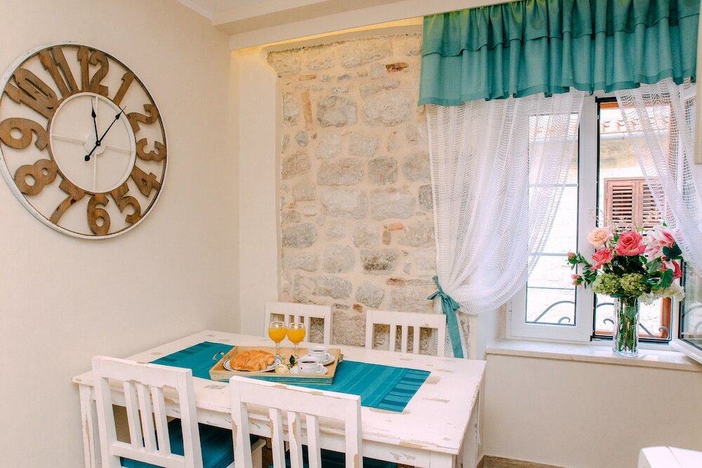 Фото D & Sons Apartments