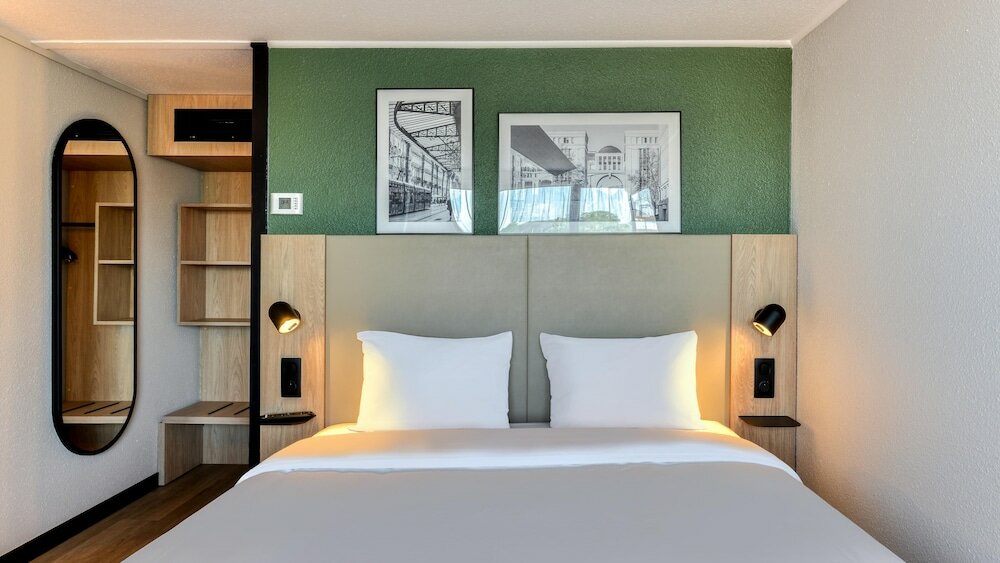 Фото Campanile Cergy Pontoise