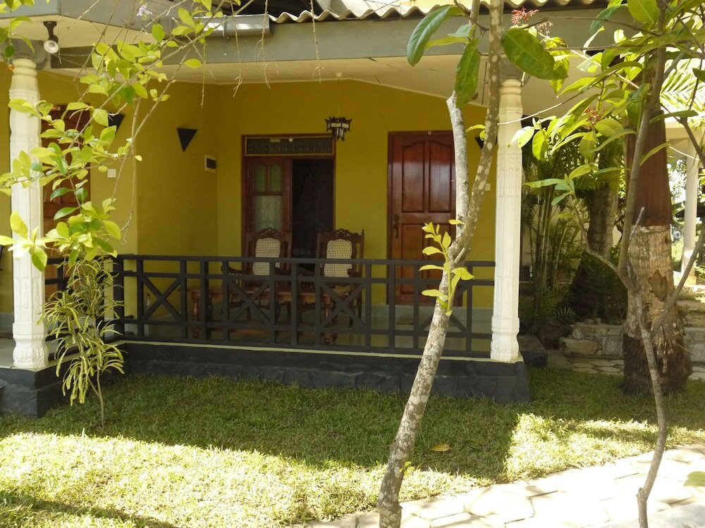 Фото Traveller's Home Hotel