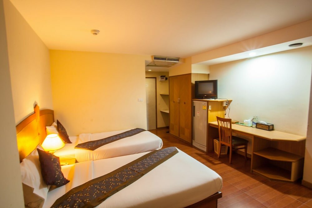 Фото Nh Elegant Hotel
