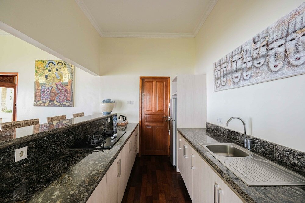 Фото Poinciana Resort Bali