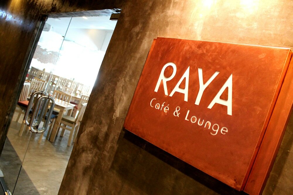 Фото The Raya Surawong Bangkok