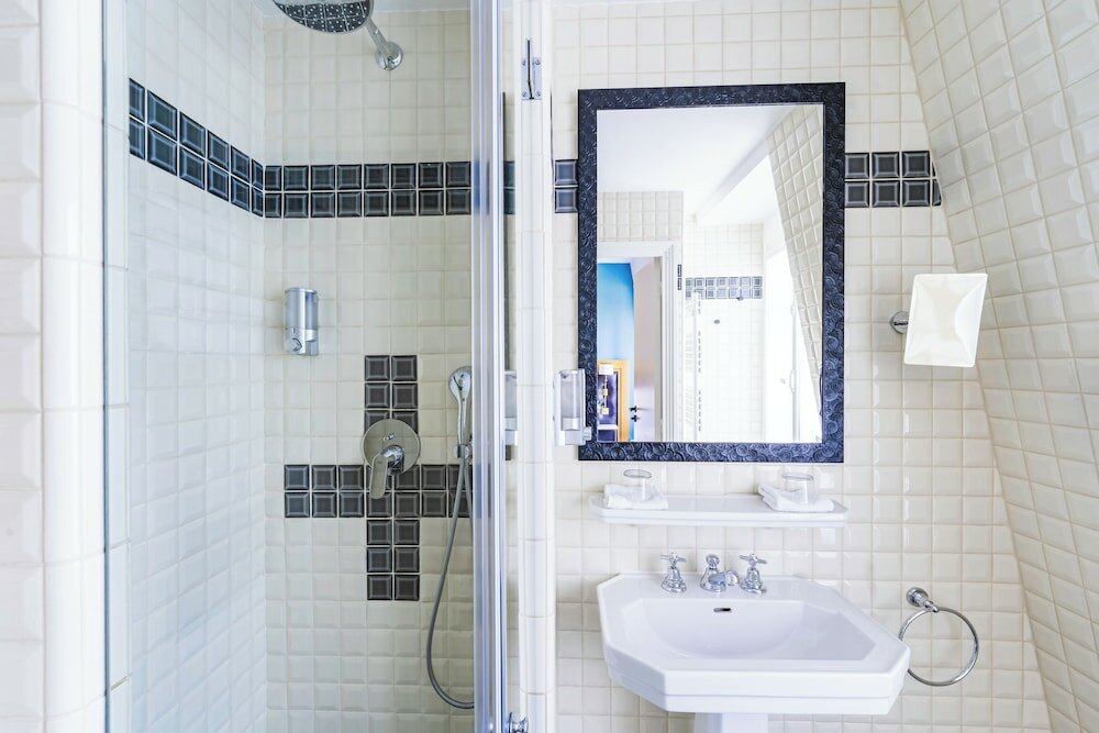 Фото Hôtel Le Cercle Tour Eiffel