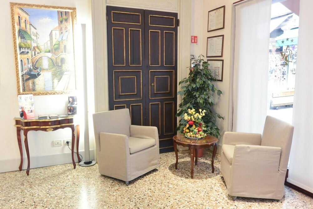 Фото Hotel San Zulian 