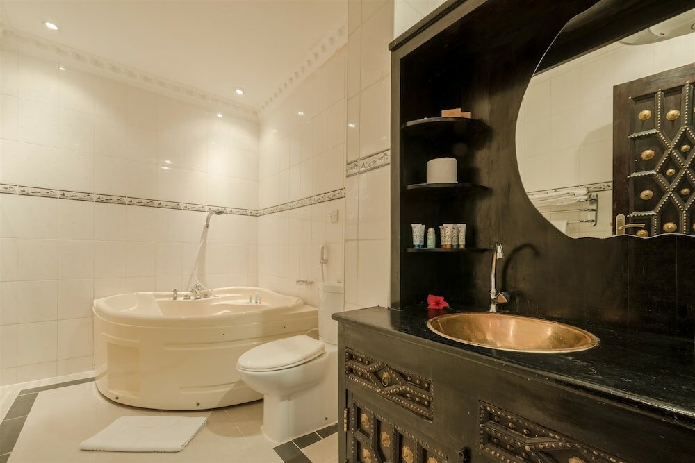 Фото Golden Tulip Stonetown Boutique