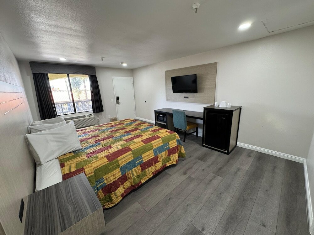 Фото Five Star Inn West Covina