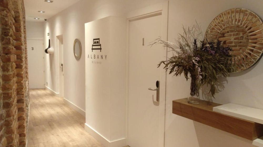 Фото Hostal Albany