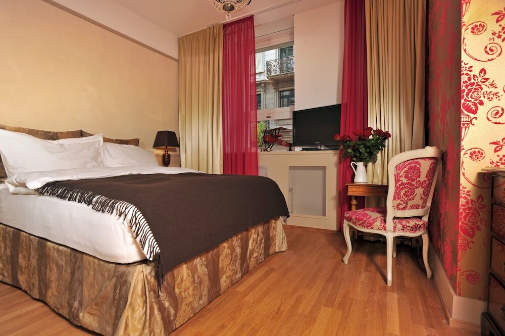 Фото Townhouse Boutique Hotel