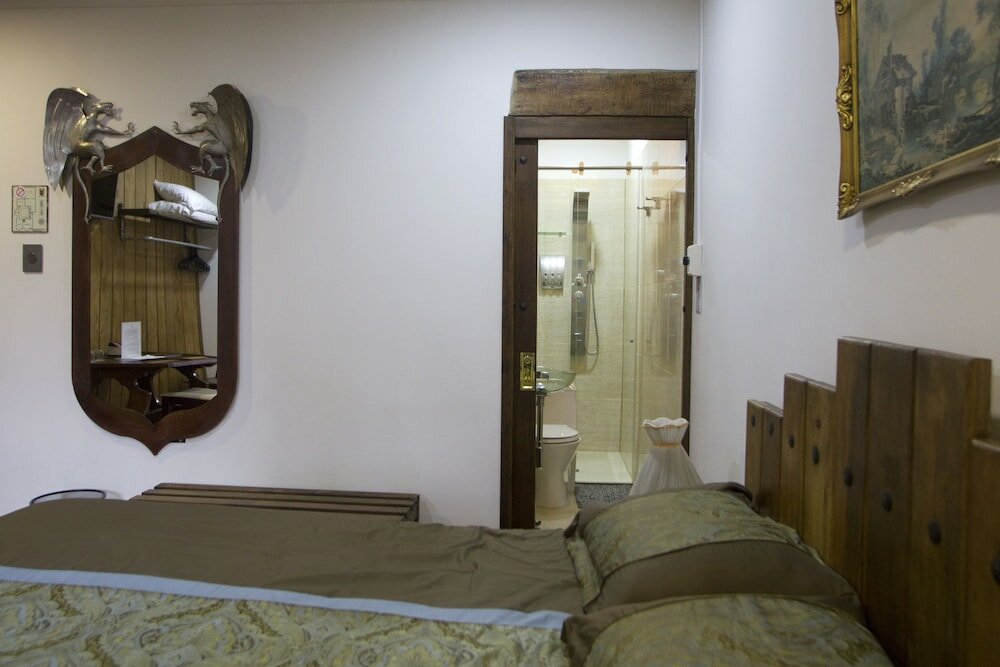 Фото Bogota Bed & Breakfast Inn