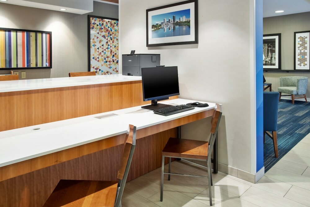 Фото Holiday Inn Express & Suites Rochester Webster, an Ihg Hotel