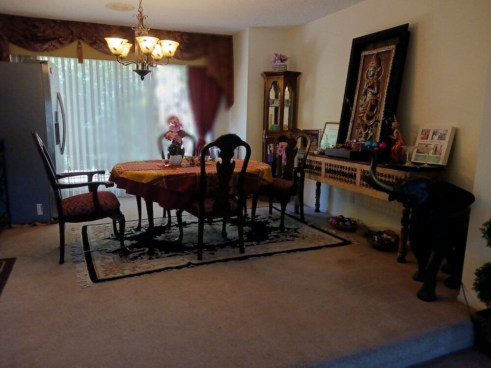 Фото Mini Mansion in Hollywood Hills