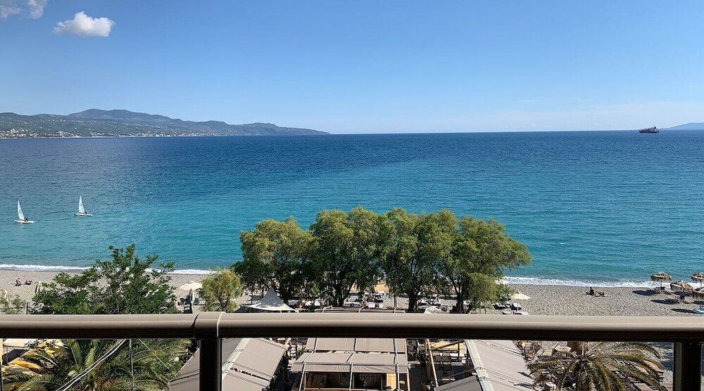 Фото Hotel Flisvos