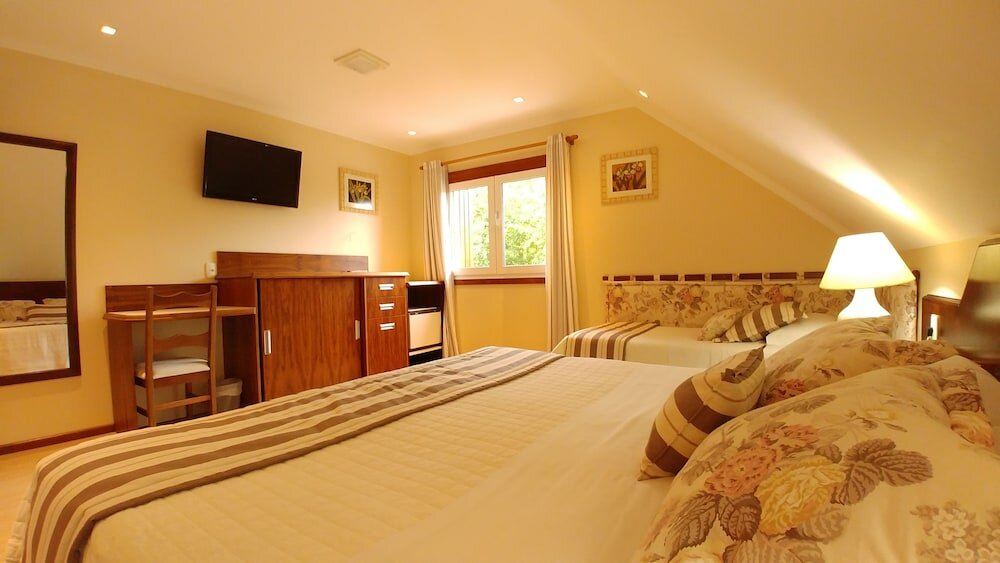 Фото Hotel Azaleia