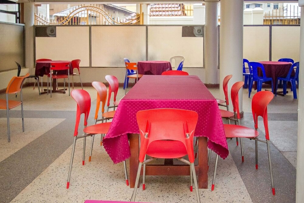 Фото Makerere Serene Hotel