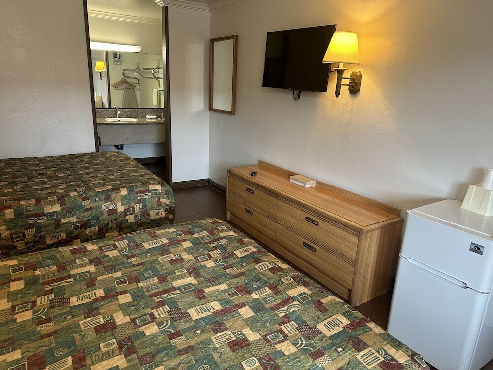 Фото Palm Inn Hotel near Tyler Mall Riverside