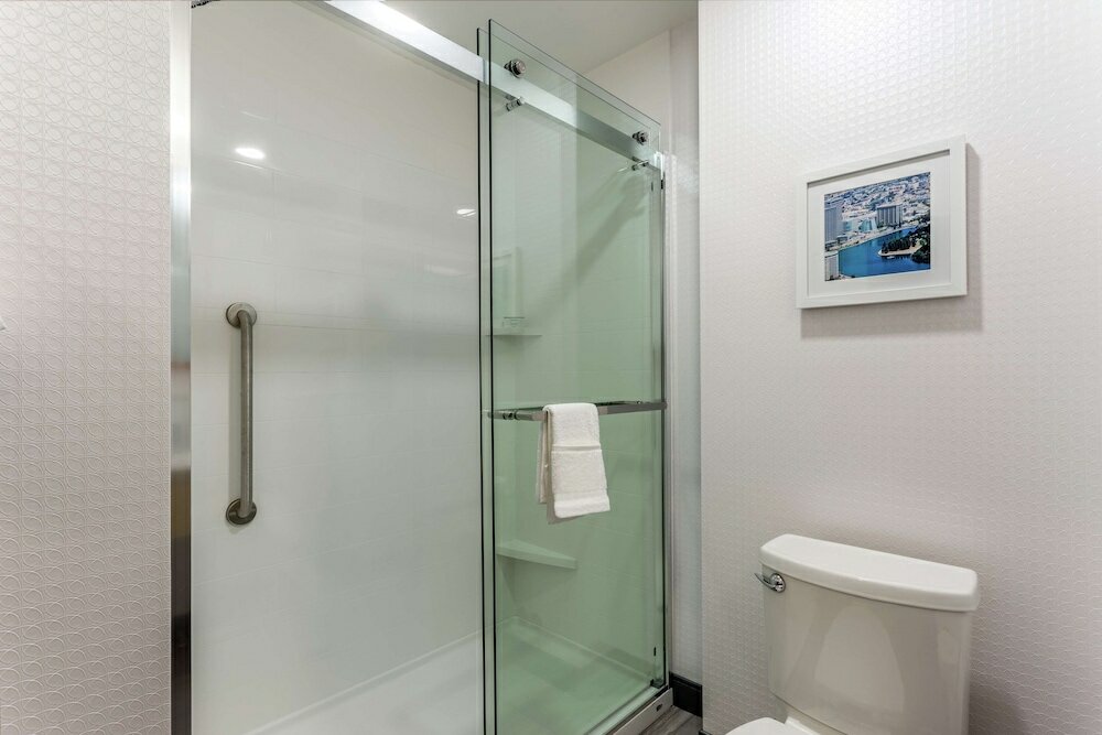 Фото Hampton Inn Oakland Downtown-City Center