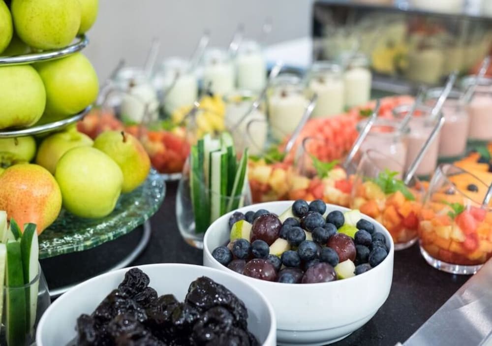 Фото The Envoy Hotel