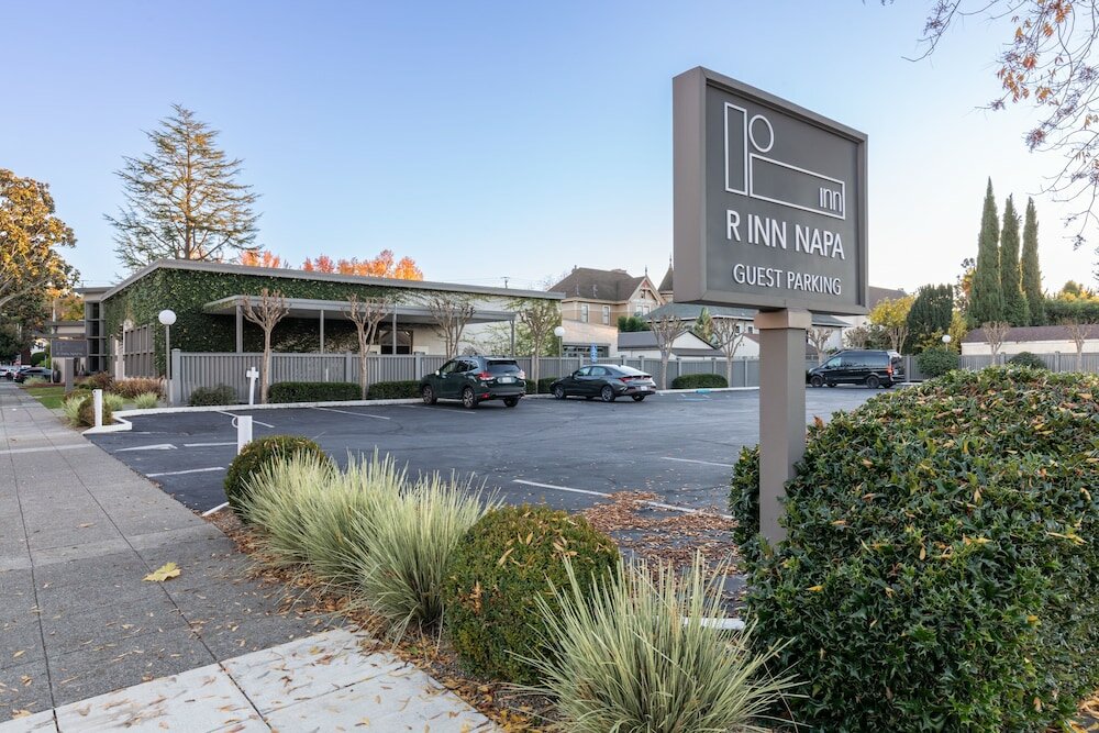 Фото R Inn Napa